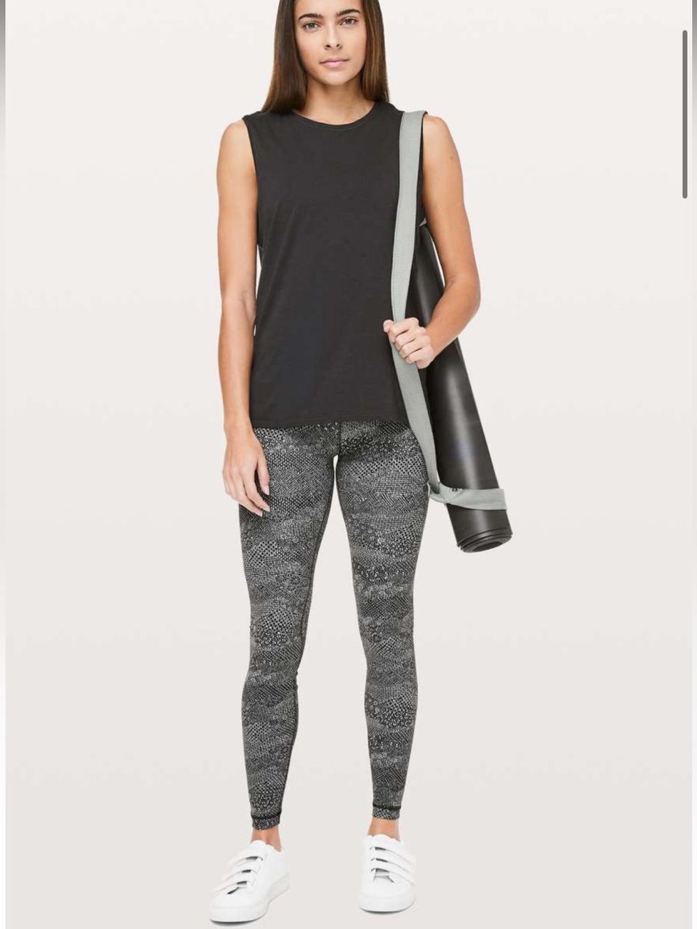 Lululemon Align Pant Full Length 28"
Meisai Ice Grey Black Size 8